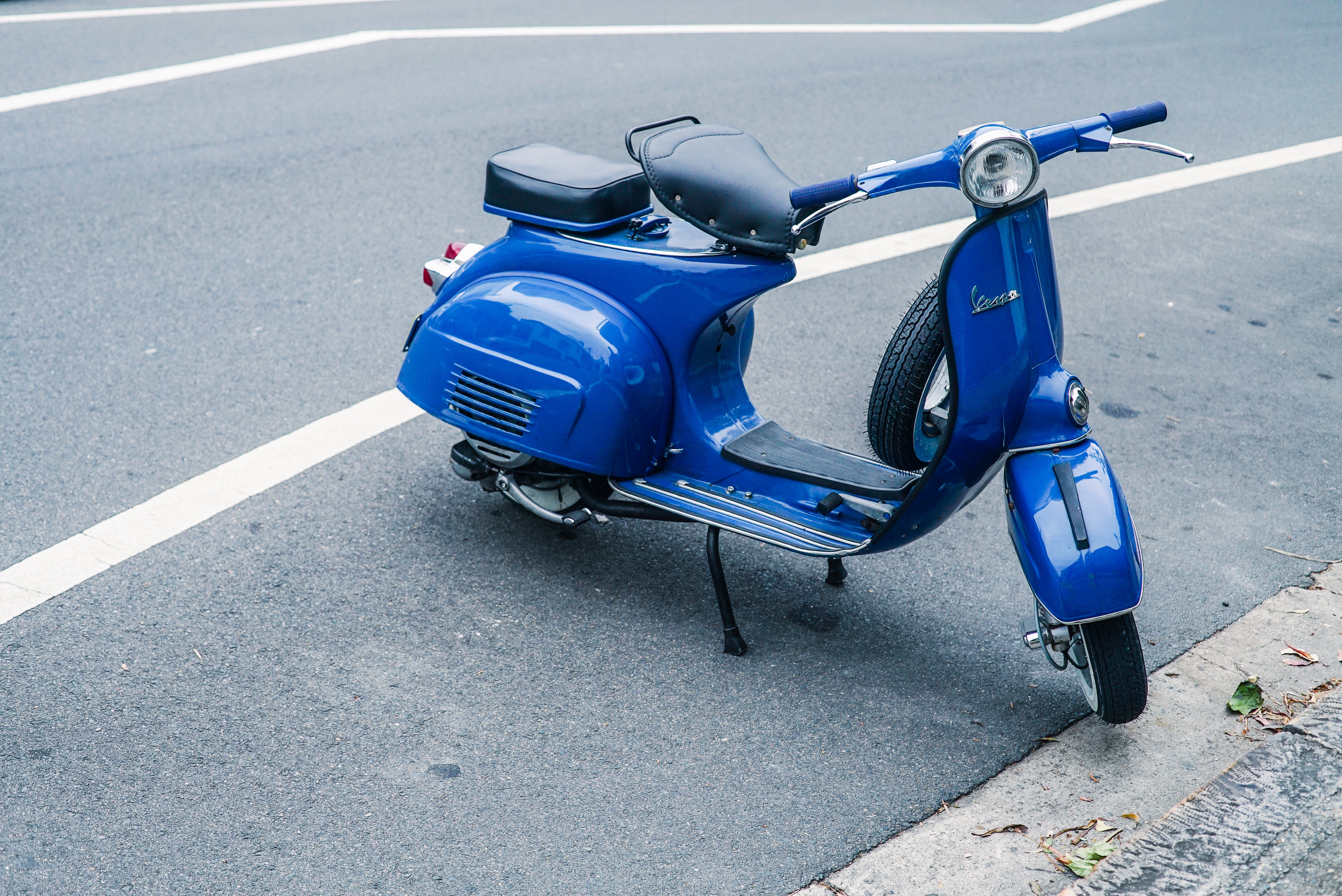 modrý moped